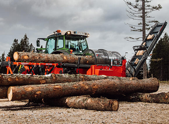 Matériel Forestier Agricole : treuils forestiers, fendeuses, grues,  combines, scies